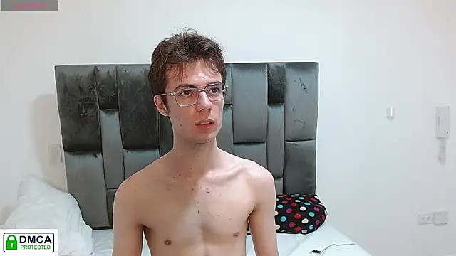 Snapshot of SaccharineSin chatting on November 28, 2025, 1:39 am SaccharineSin online show from November 28, 2025, 1:39 am