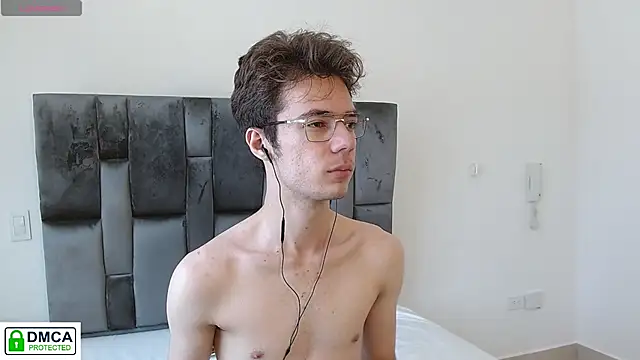 Snapshot of SaccharineSin chatting on November 30, 2025, 6:19 pm SaccharineSin online show from November 30, 2025, 6:19 pm