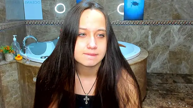 Carolina-sky online show from February 5, 2026, 1:23 am