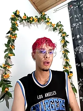 Snapshot of 2_milo_verus_4 chatting on November 27, 2025, 9:48 pm 2 milo verus 4 online show from November 27, 2025, 9:48 pm