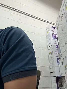 Snapshot of aelor2028 chatting on December 2, 2025, 9:38 pm aelor2028 online show from December 2, 2025, 9:38 pm