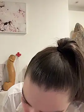 Snapshot of Sugarbellax chatting on December 4, 2025, 5:45 pm Sugarbellax online show from December 4, 2025, 5:45 pm