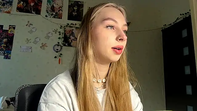 AmandaVyhnal online show from November 28, 2025, 11:43 am