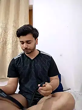 samnick4321 online show from March 18, 2026, 4:04 am