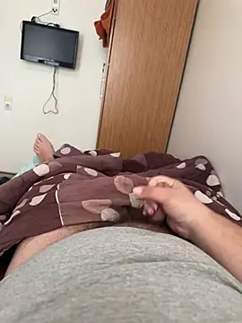 Snapshot of brt2552 chatting on January 17, 2026, 12:31 pm brt2552 online show from January 17, 2026, 12:31 pm