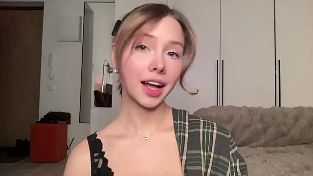 Snapshot of girlfromblushland chatting on January 8, 2026, 12:05 am girlfromblushland online show from January 8, 2026, 12:05 am