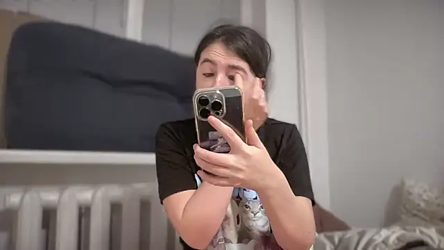 Aphr0ditee online show from March 2, 2026, 6:04 pm