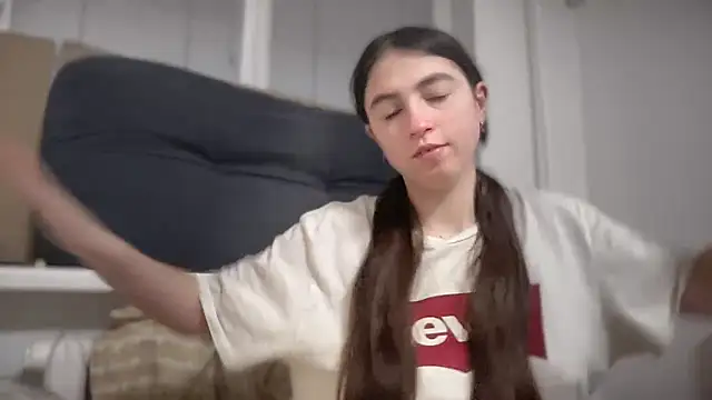 Aphr0ditee online show from March 19, 2026, 7:03 pm