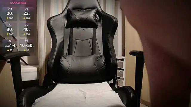 Snapshot of kevinnlovelly chatting on November 28, 2025, 6:19 pm kevinnlovelly online show from November 28, 2025, 6:19 pm