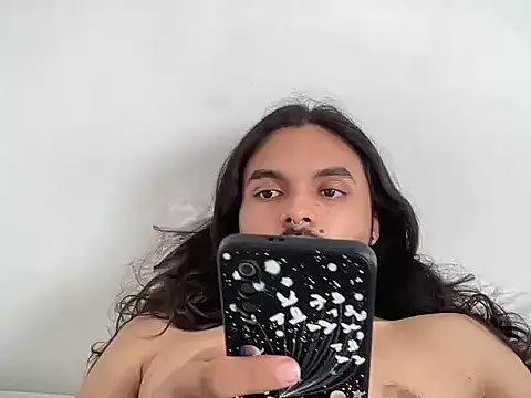 Snapshot of Lukathin chatting on November 29, 2025, 5:35 pm Lukathin online show from November 29, 2025, 5:35 pm