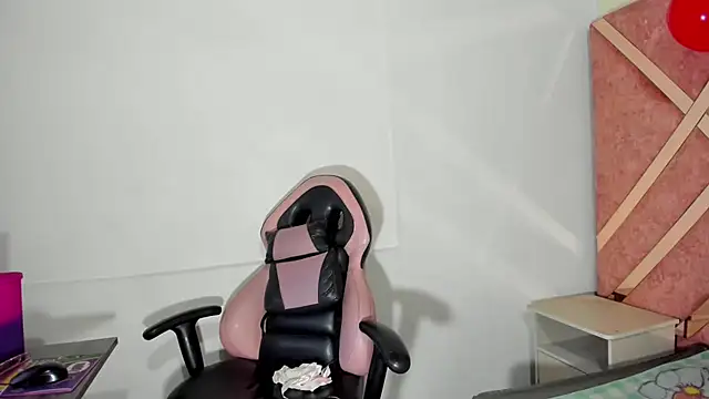 Valeria gil  online show from February 19, 2026, 2:52 am