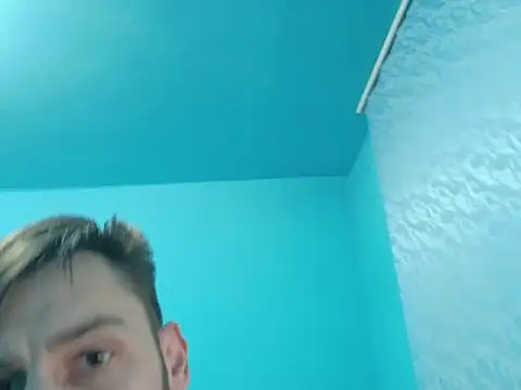 Snapshot of bigcockbignose chatting on December 15, 2025, 12:05 am bigcockbignose online show from December 15, 2025, 12:05 am