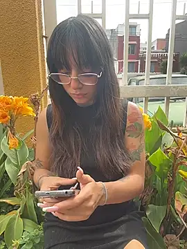 Mia fiire online show from December 19, 2025, 7:16 pm