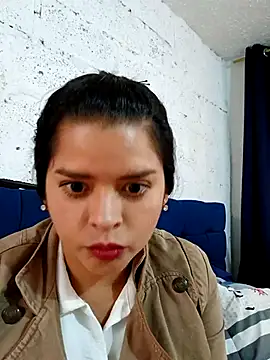 girlardiente93 online show from December 4, 2025, 2:38 pm