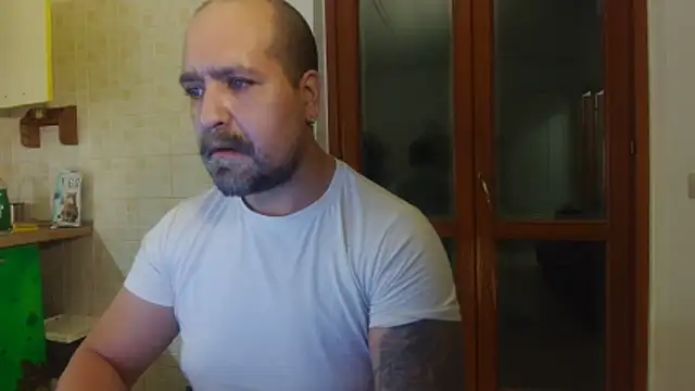 Snapshot of AMIRDIB2025 chatting on December 18, 2025, 8:56 pm AMIRDIB2025 online show from December 18, 2025, 8:56 pm