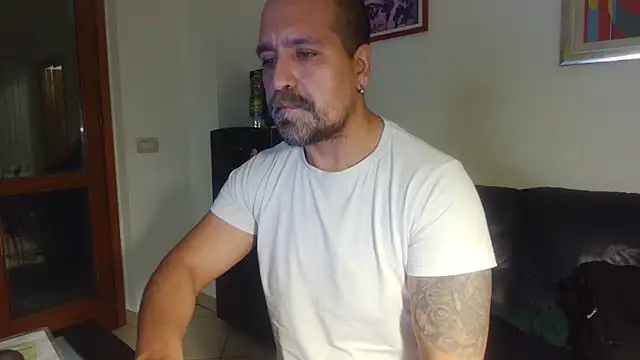 Snapshot of AMIRDIB2025 chatting on December 20, 2025, 3:26 pm AMIRDIB2025 online show from December 20, 2025, 3:26 pm