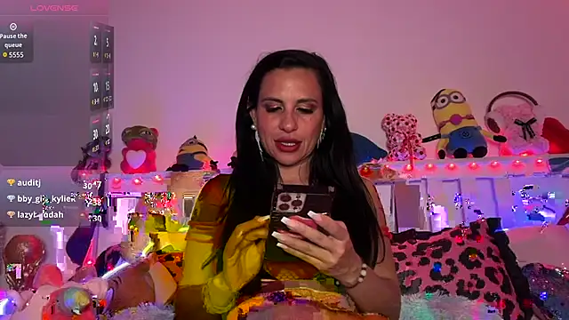 latinalightt online show from November 30, 2025, 2:23 am