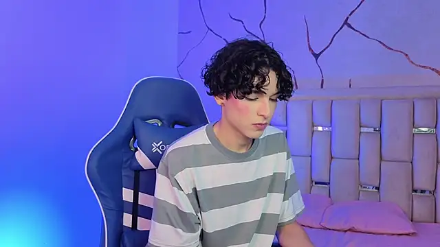 SthepanodiMonaco online show from April 7, 2026, 3:19 am