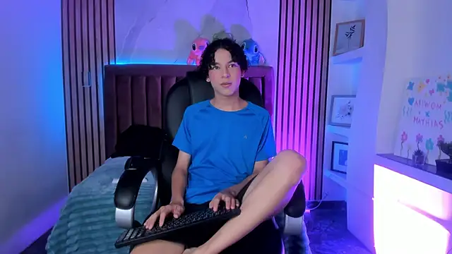 SthepanodiMonaco online show from April 17, 2026, 3:20 am