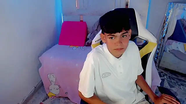Snapshot of Lil_babyyy_ chatting on February 21, 2026, 12:45 am Lil babyyy online show from February 21, 2026, 12:45 am