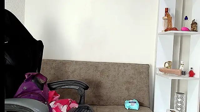 Nahomi rous777 online show from February 20, 2026, 1:35 pm