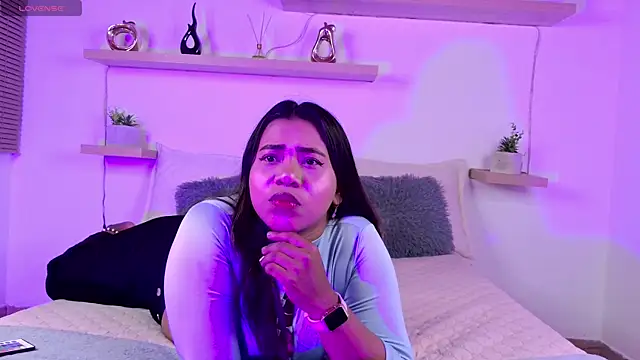 Snapshot of Lunaartistry chatting on November 29, 2025, 2:55 am Lunaartistry online show from November 29, 2025, 2:55 am