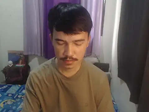 Snapshot of zeus_asian69 chatting on November 29, 2025, 4:34 am zeus asian69 online show from November 29, 2025, 4:34 am