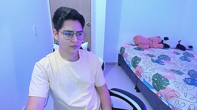 Snapshot of Asta_YunoXXX chatting on February 23, 2026, 4:47 am Asta YunoXXX online show from February 23, 2026, 4:47 am