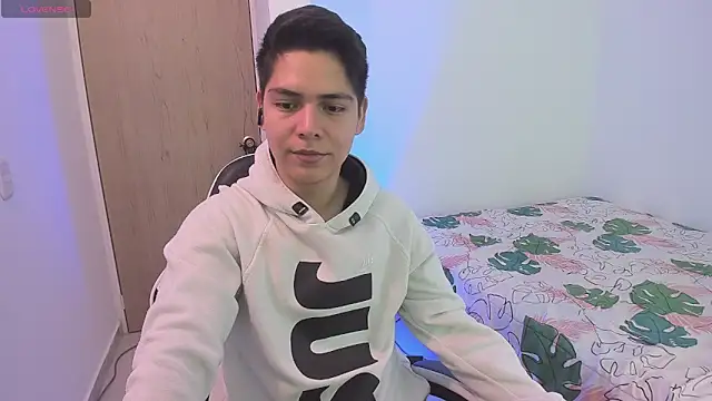 Snapshot of Asta_YunoXXX chatting on February 15, 2026, 7:57 pm Asta YunoXXX online show from February 15, 2026, 7:57 pm