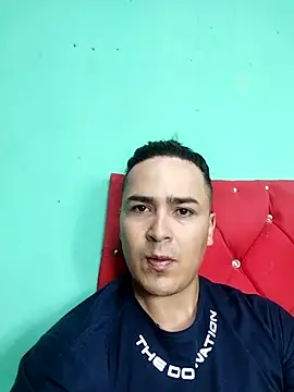 Snapshot of angels_00001 chatting on November 29, 2025, 11:10 am angels 00001 online show from November 29, 2025, 11:10 am