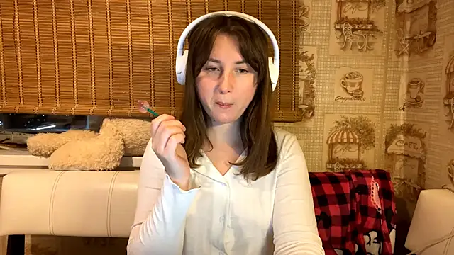 Tessa Muse online show from December 5, 2025, 3:21 pm