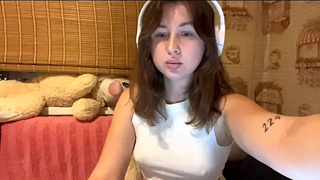 Tessa Muse online show from December 2, 2025, 3:47 pm