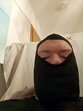 Snapshot of Flutsch chatting on November 30, 2025, 6:58 am Flutsch online show from November 30, 2025, 6:58 am