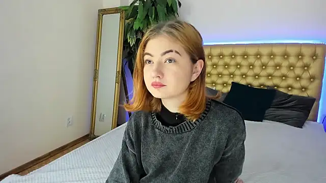 KristineGloww online show from December 1, 2025, 7:53 am