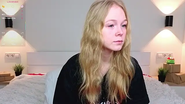 GhisllaineWestler online show from March 3, 2026, 4:41 am