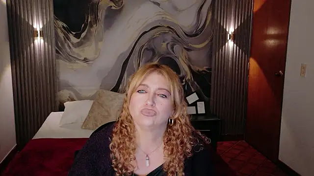 MilfArlet online show from February 18, 2026, 1:18 pm