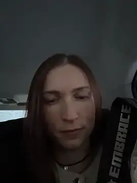 ZaraHill online show from December 23, 2025, 2:55 am