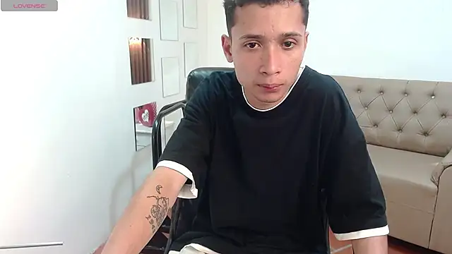 LucassSmith11 online show from April 1, 2026, 7:33 pm