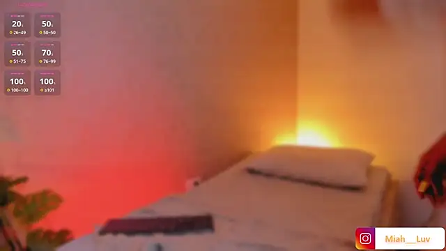 Snapshot of miah_luv chatting on May 23, 2026, 7:35 pm miah luv online show from May 23, 2026, 7:35 pm