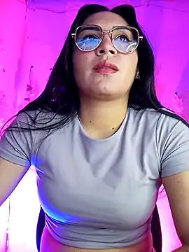 Snapshot of Emy_cutee chatting on February 14, 2026, 1:11 pm Emy cutee online show from February 14, 2026, 1:11 pm