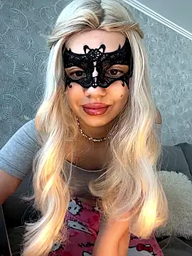 s4rah online show from March 25, 2026, 8:46 am