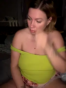 Snapshot of Lola_kiss_me chatting on November 29, 2025, 10:54 pm Lola kiss me online show from November 29, 2025, 10:54 pm