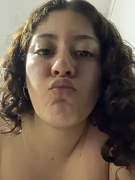 kayla lumin online show from December 3, 2025, 5:19 am