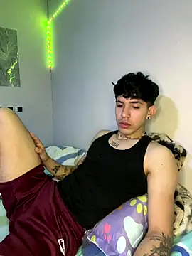 wil hot online show from December 17, 2025, 3:28 pm