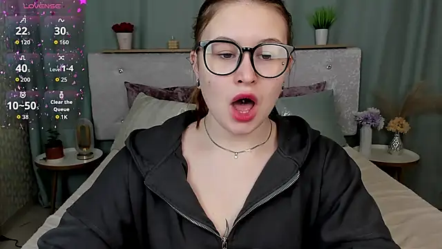 Snapshot of MilanaXHoney chatting on March 5, 2026, 12:51 am MilanaXHoney online show from March 5, 2026, 12:51 am