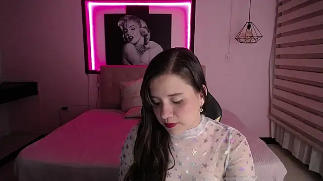 Snapshot of _Emmaa_x chatting on December 5, 2025, 2:32 am Emmaa x online show from December 5, 2025, 2:32 am