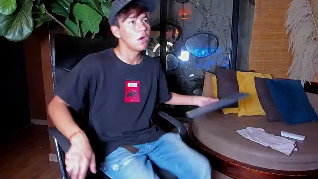 isaac grimm online show from April 7, 2026, 2:57 am