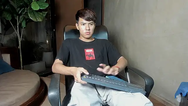 isaac grimm online show from February 17, 2026, 3:04 am