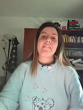 Snapshot of Sareyxon chatting on December 1, 2025, 8:37 am Sareyxon online show from December 1, 2025, 8:37 am