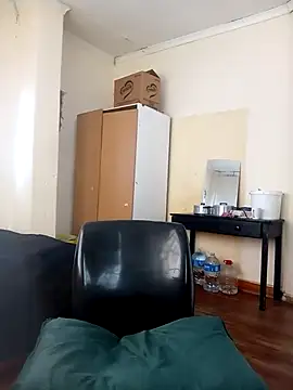 naughty horny bitch online show from April 16, 2026, 7:42 am